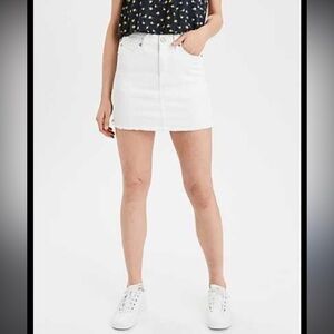 American Eagle Super Stretch Denim Mini Skirt Size 12 Classic White Frayed Hem